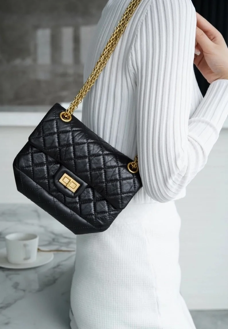 샤넬 2.55 빈티지 플랩백 블랙 금장 미니