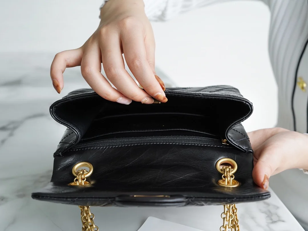 샤넬 2.55 빈티지 플랩백 블랙 금장 미니