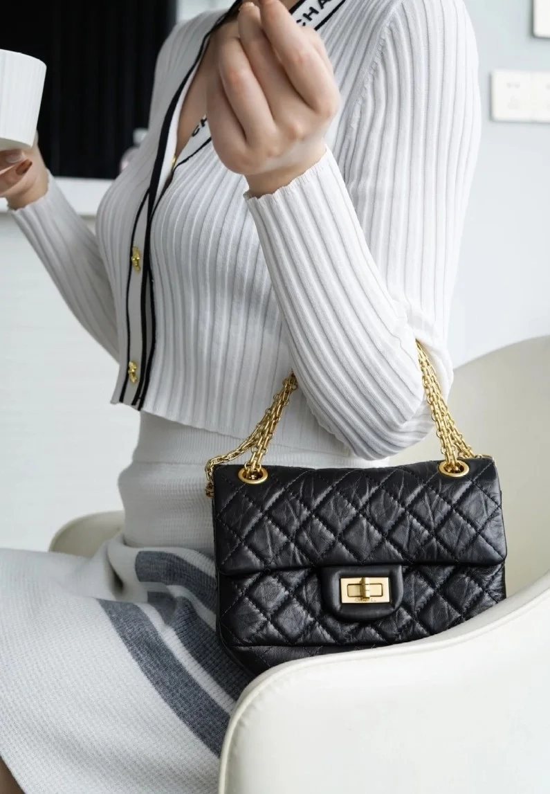 샤넬 2.55 빈티지 플랩백 블랙 금장 미니