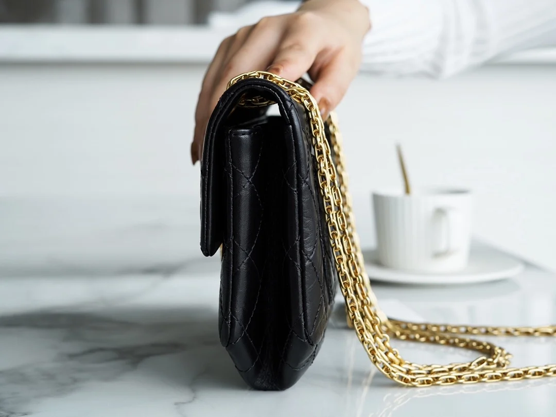 샤넬 2.55 빈티지 플랩백 블랙 금장 미니