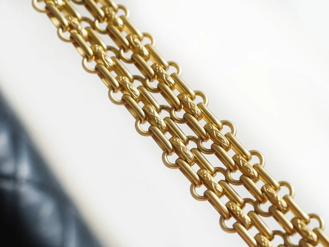 샤넬 2.55 빈티지 플랩백 블랙 금장 미니