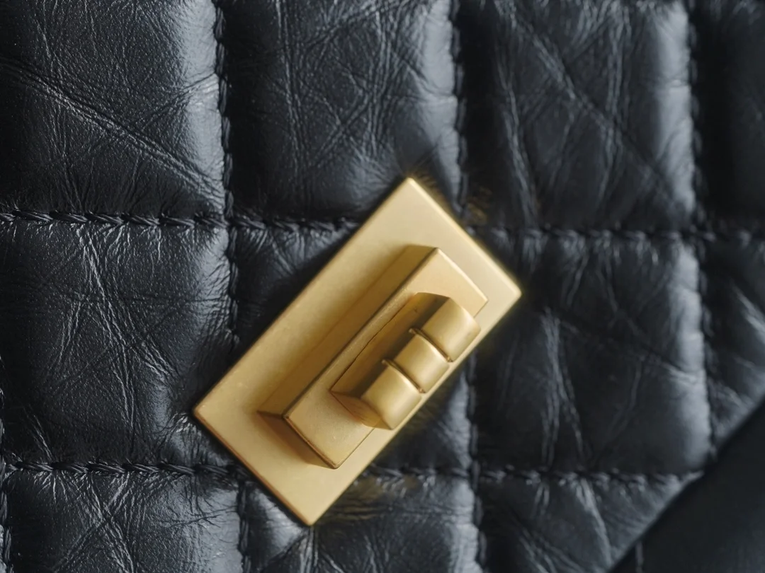 샤넬 2.55 빈티지 플랩백 블랙 금장 미니