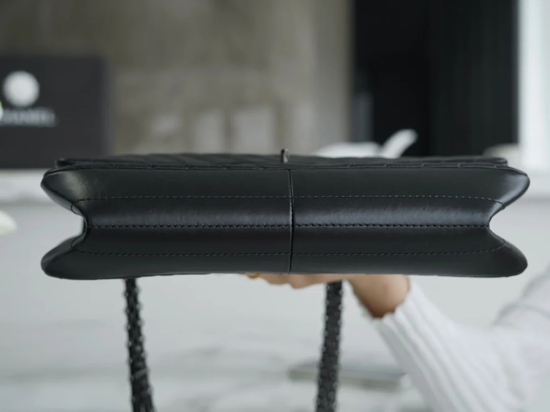 샤넬 2.55 빈티지 플랩백 올블랙 라지