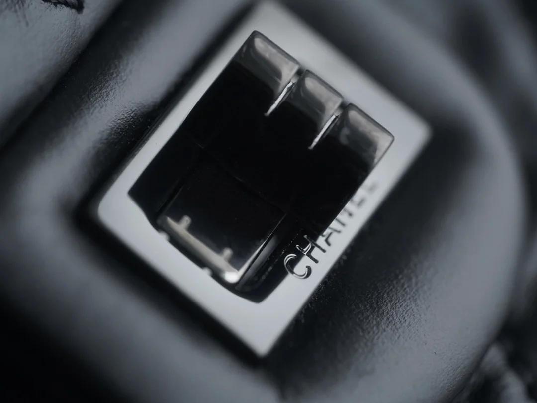 샤넬 2.55 빈티지 플랩백 올블랙 라지