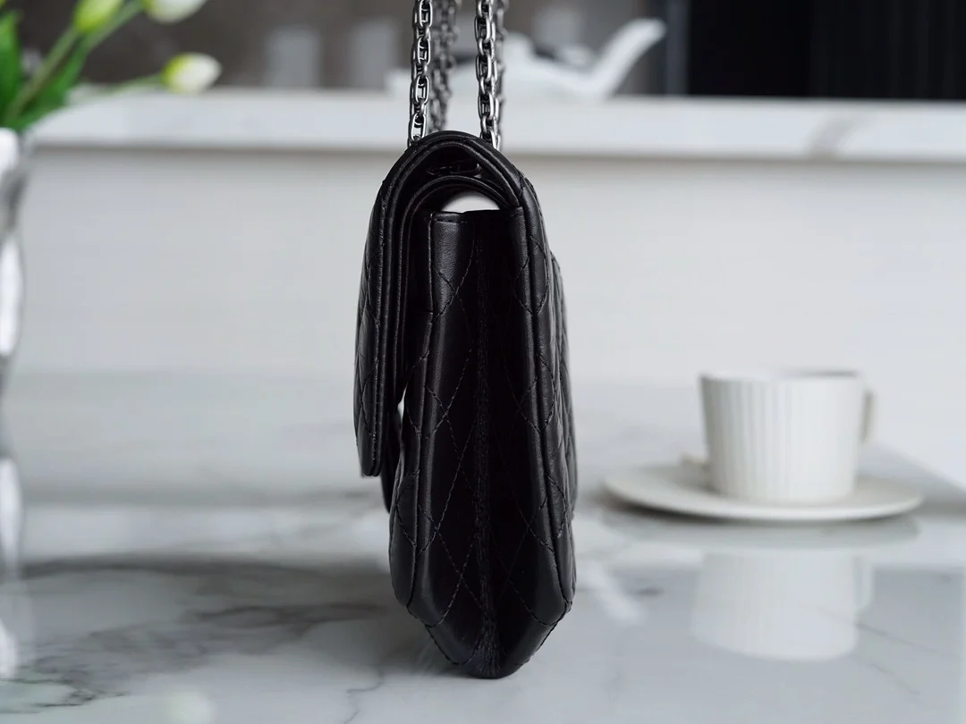 샤넬 2.55 플랩백 미디엄 빈티지 실버 A37586