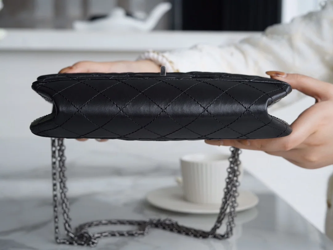 샤넬 2.55 플랩백 미디엄 빈티지 실버 A37586