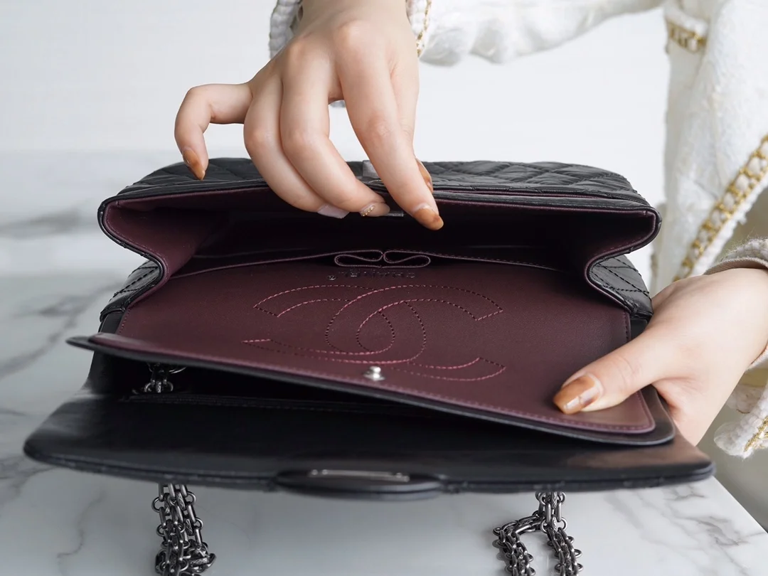 샤넬 2.55 플랩백 미디엄 빈티지 실버 A37586