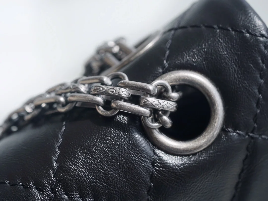 샤넬 2.55 플랩백 미디엄 빈티지 실버 A37586