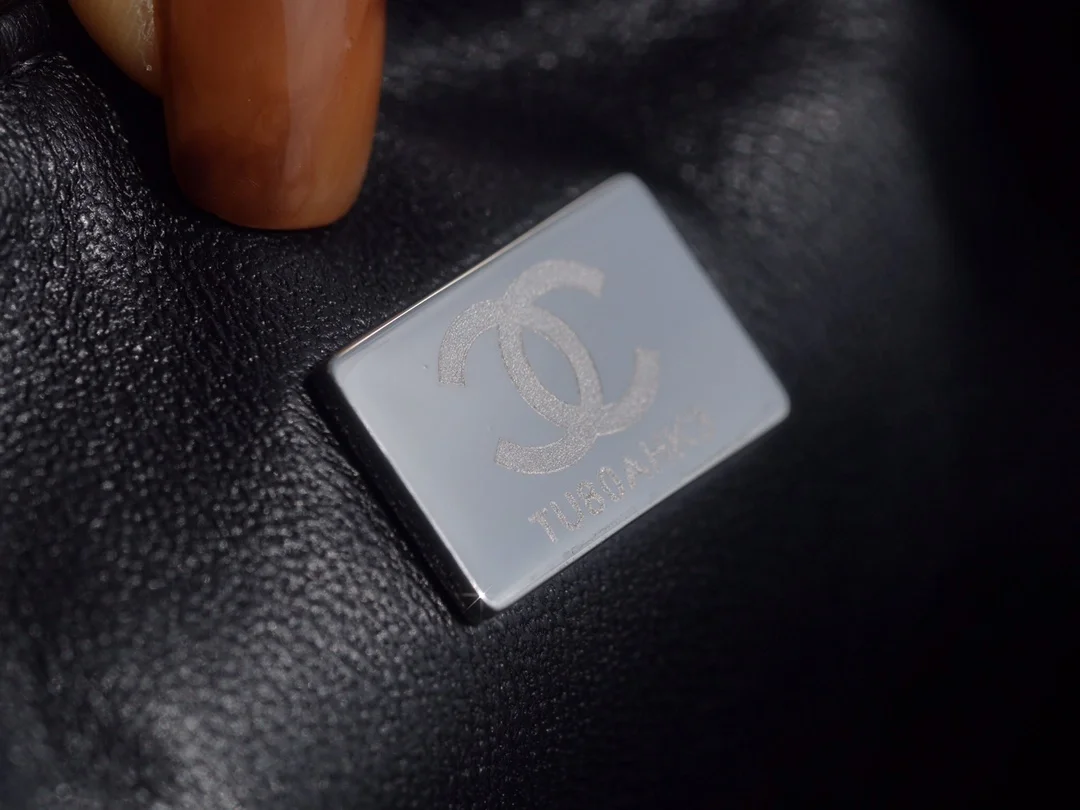 샤넬 2.55 플랩백 미디엄 빈티지 실버 A37586