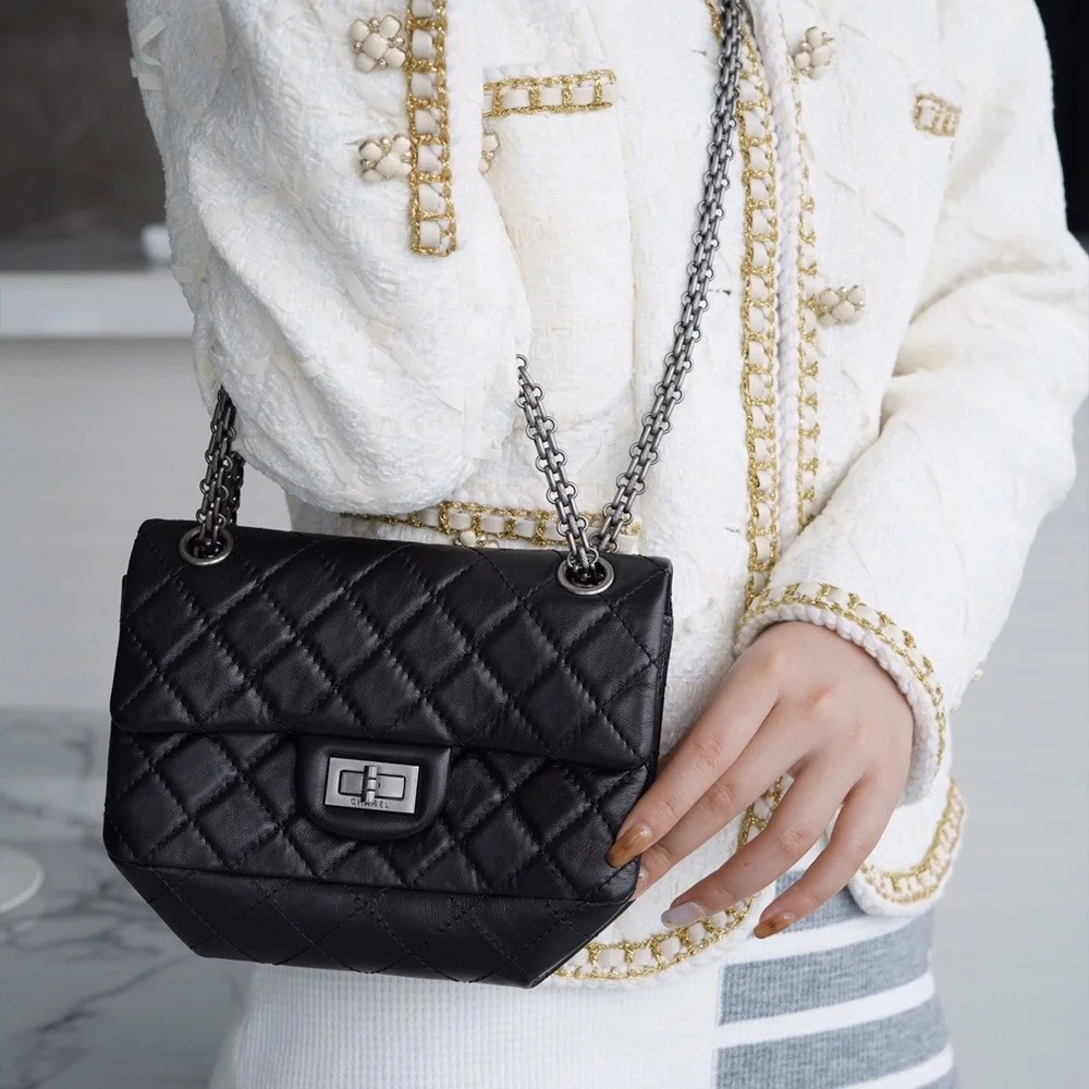 샤넬 2.55 플랩백 미디엄 빈티지 실버 A37586