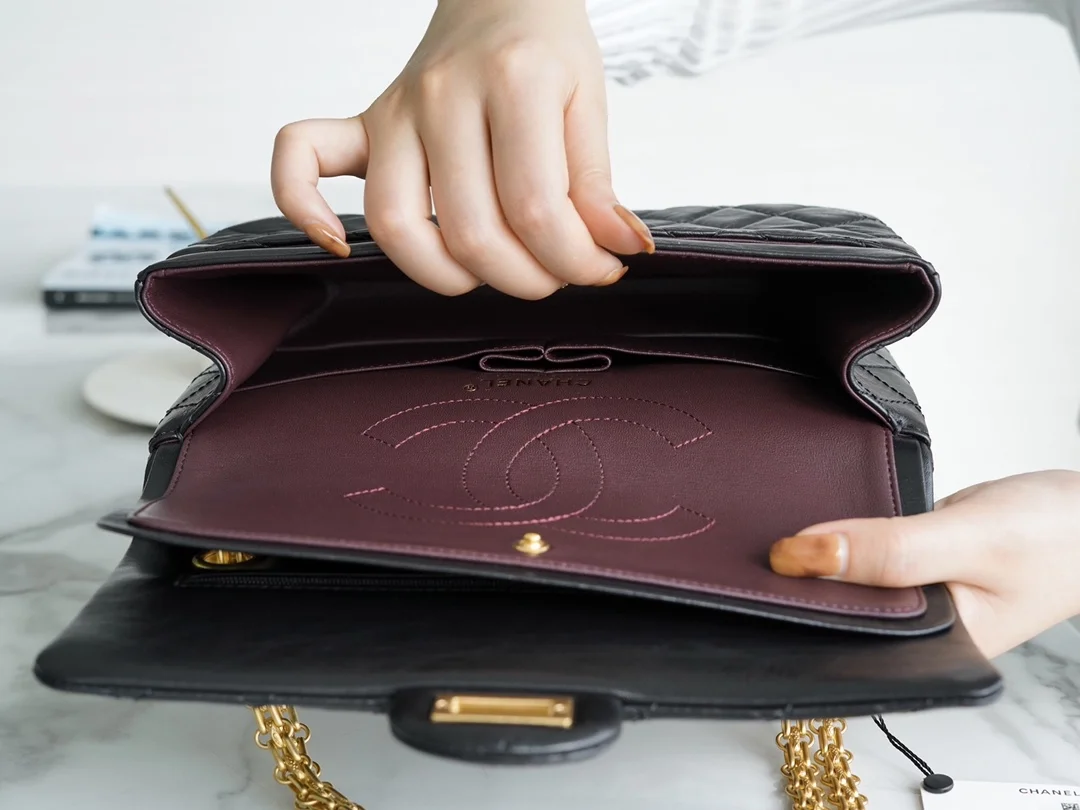 샤넬 2.55 플랩백 미디엄 빈티지 금장 A37586