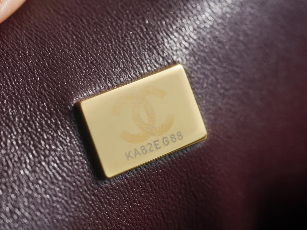 샤넬 2.55 플랩백 미디엄 빈티지 금장 A37586