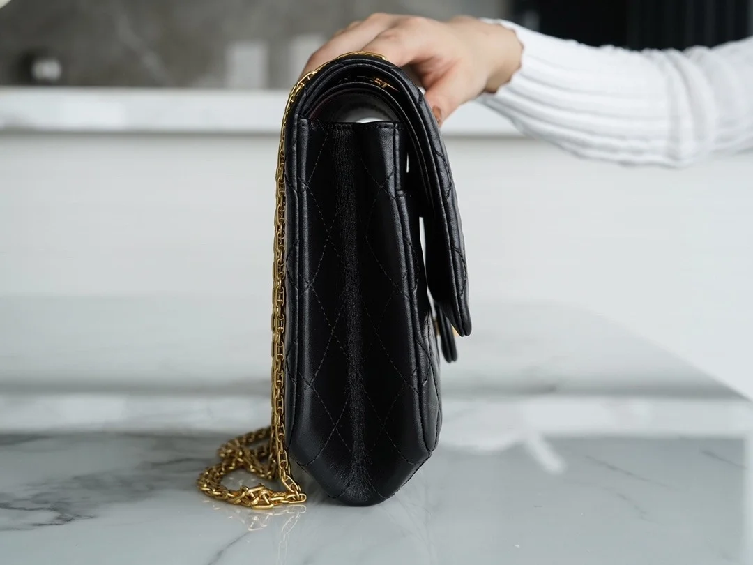 샤넬 2.55 플랩백 라지 빈티지 금장 A37586