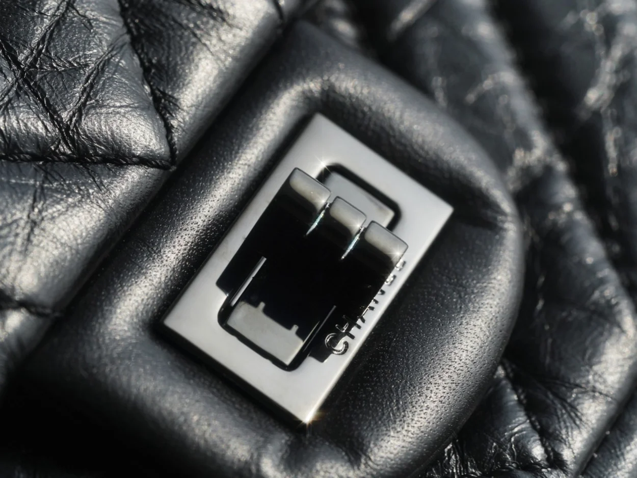 샤넬 2.55 플랩백 미디엄 빈티지 블랙 A37586