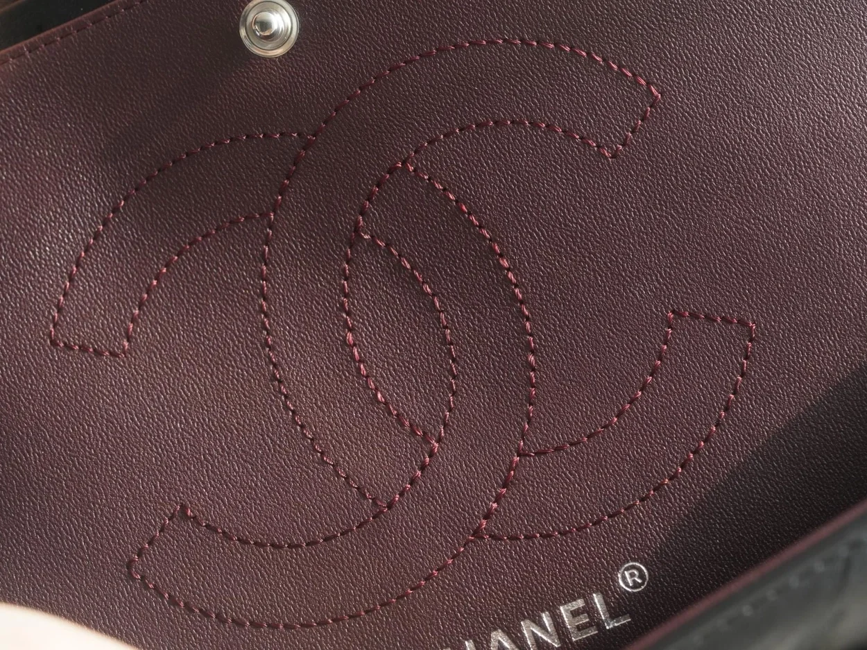 샤넬 2.55 플랩백 미디엄 빈티지 블랙 A37586