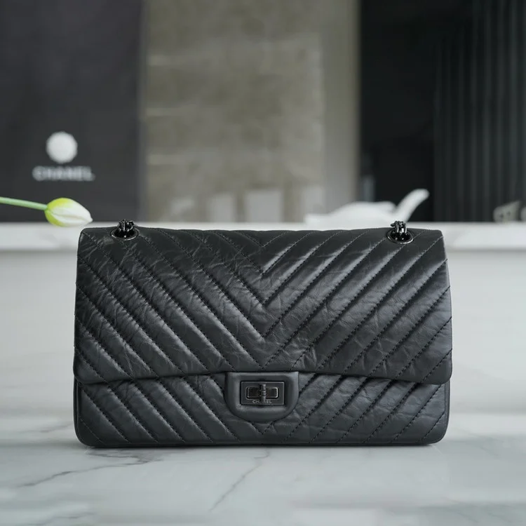 샤넬 2.55 플랩백 라지 빈티지 블랙 A37586