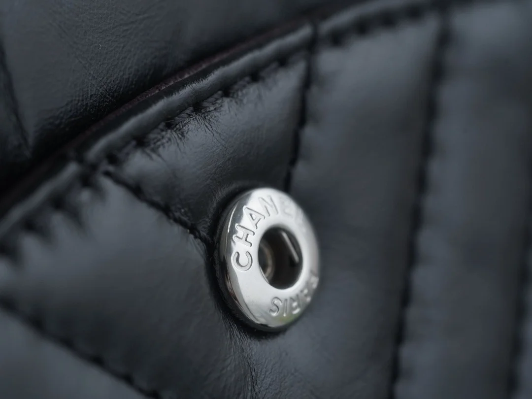 샤넬 2.55 플랩백 라지 빈티지 블랙 A37586