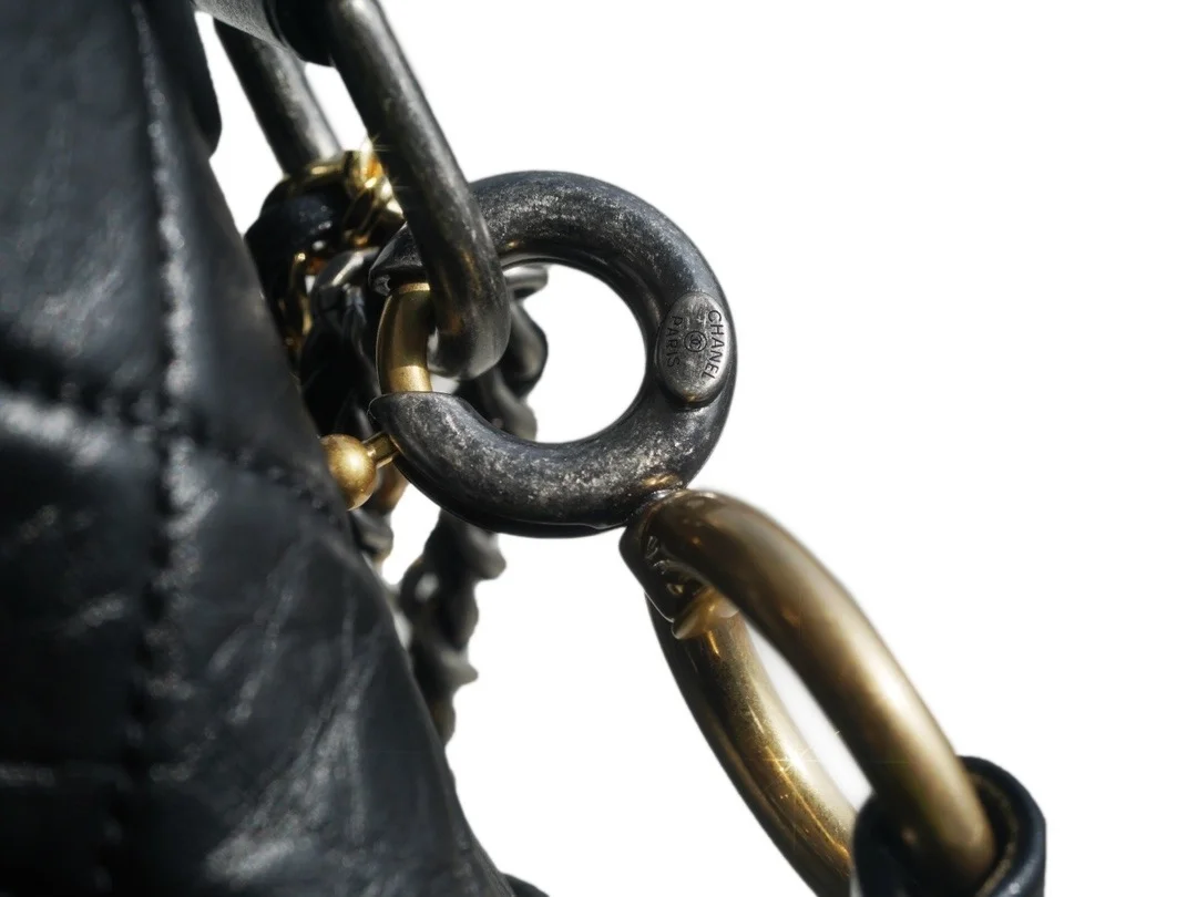 샤넬 클래식 가브리엘 스트랩 로고 호보백 미디엄