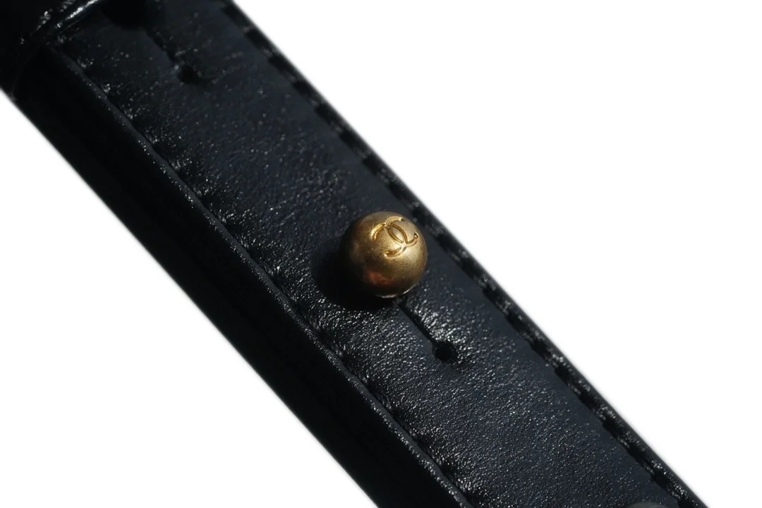 샤넬 클래식 가브리엘 스트랩 로고 호보백 미디엄