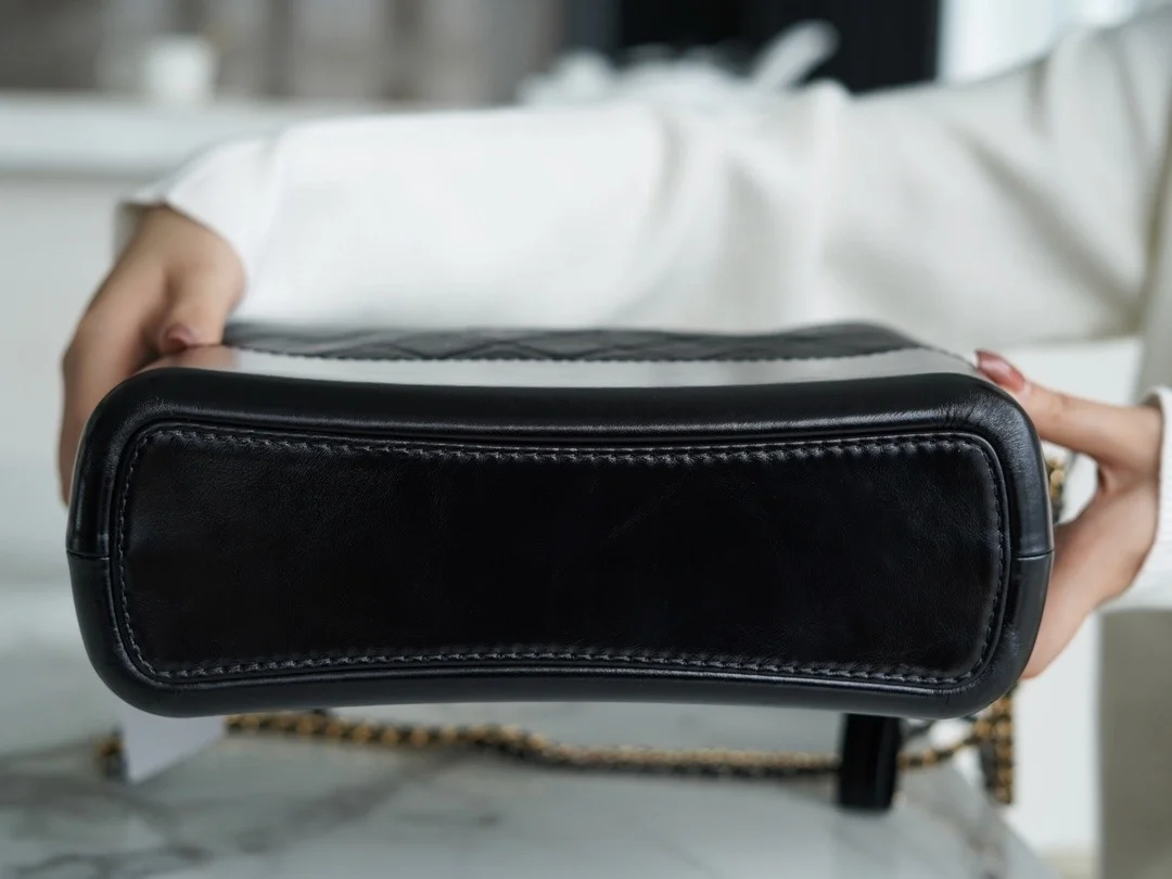 샤넬 클래식 가브리엘 호보백 라지