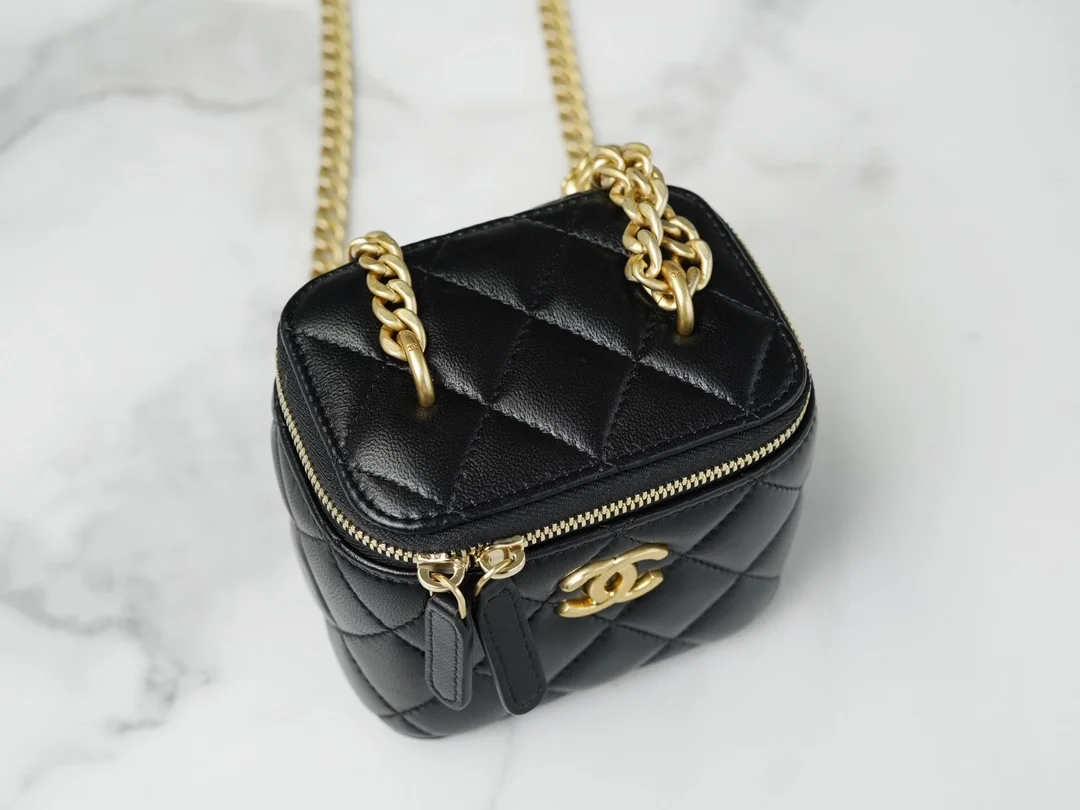 샤넬 미니 퍼펙트 핏 베니티 케이스