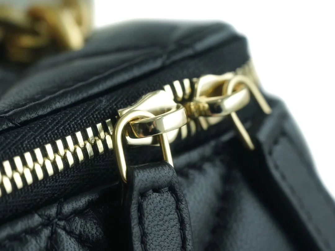 샤넬 미니 퍼펙트 핏 베니티 케이스