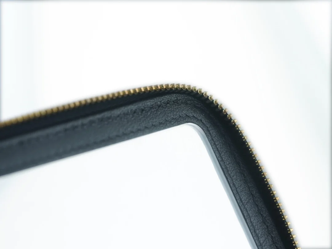 샤넬 체인 코스메틱 베니티백 블랙 금장