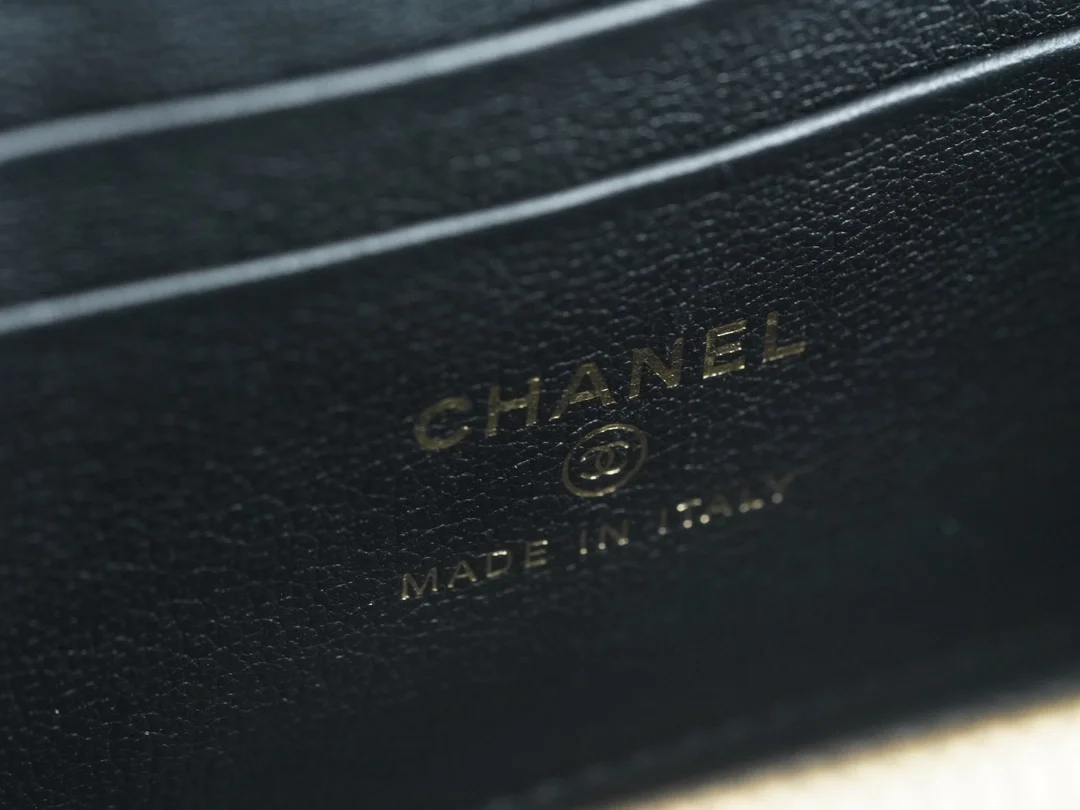 샤넬 체인 코스메틱 베니티백 블랙 금장