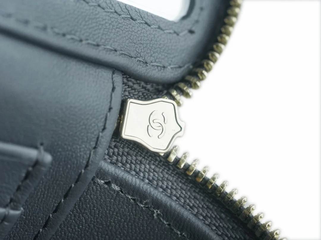 샤넬 체인 코스메틱 베니티백 그레이 은장