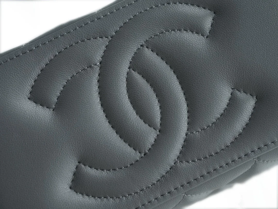 샤넬 체인 코스메틱 베니티백 그레이 은장