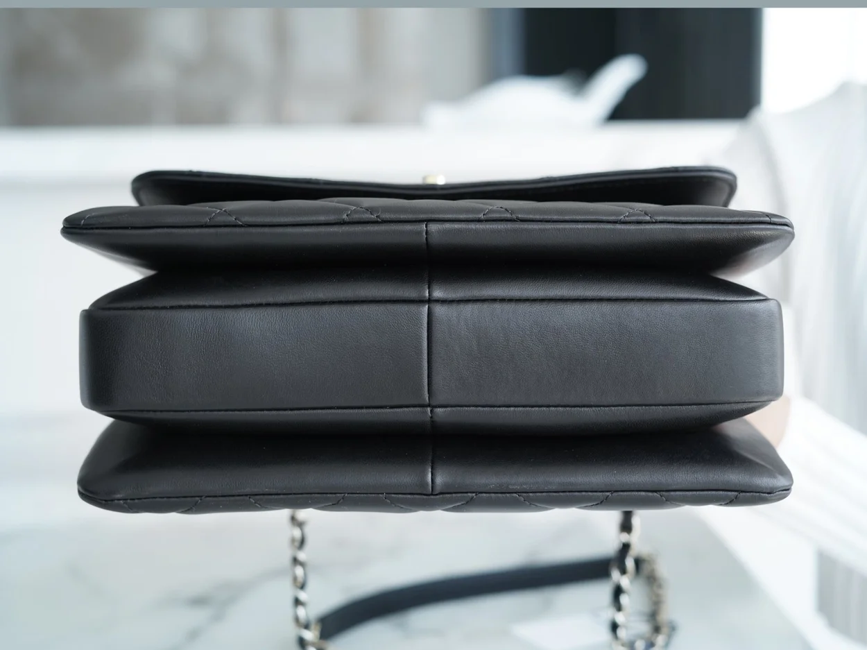 샤넬 트렌디 CC 블랙 스몰 램스킨 A92236