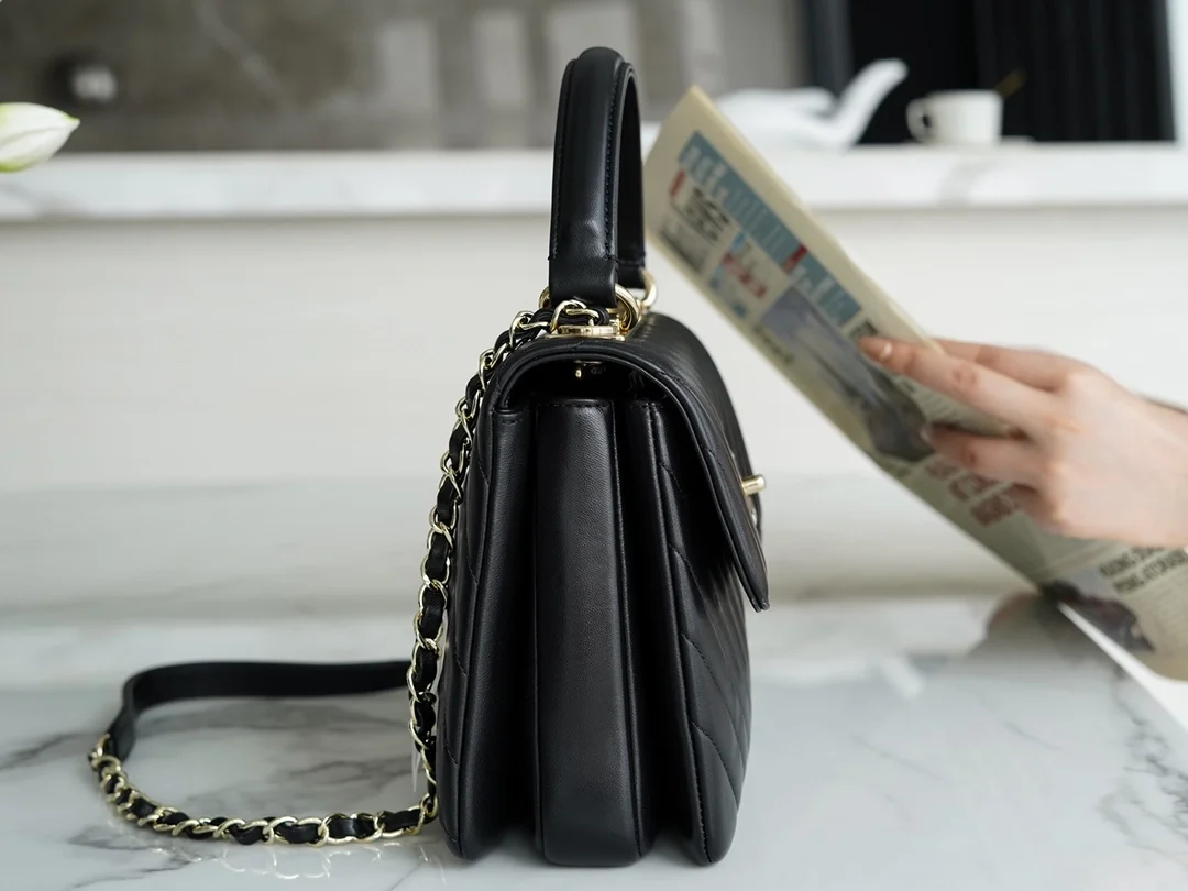 샤넬 탑핸들 트렌디 CC 블랙 스몰 램스킨