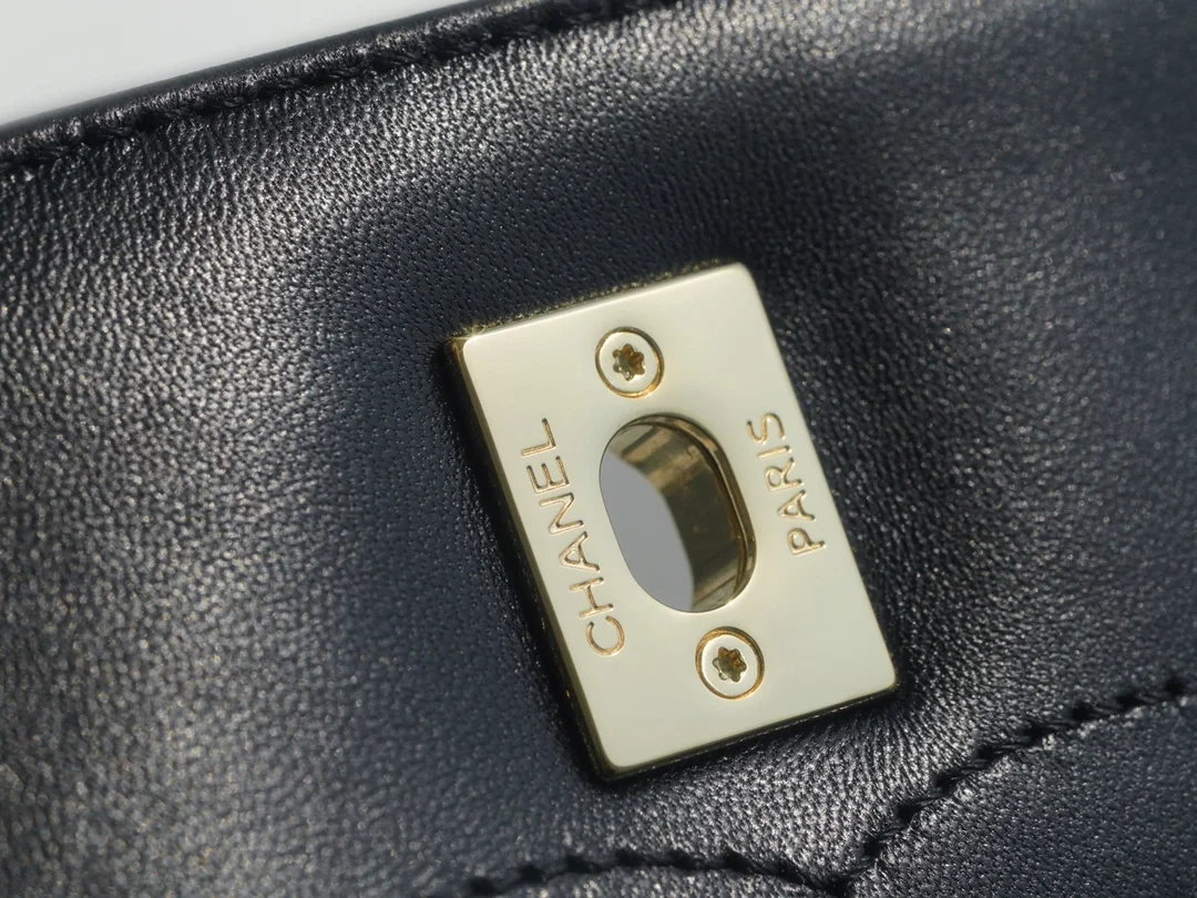 샤넬 탑핸들 트렌디 CC 블랙 스몰 램스킨