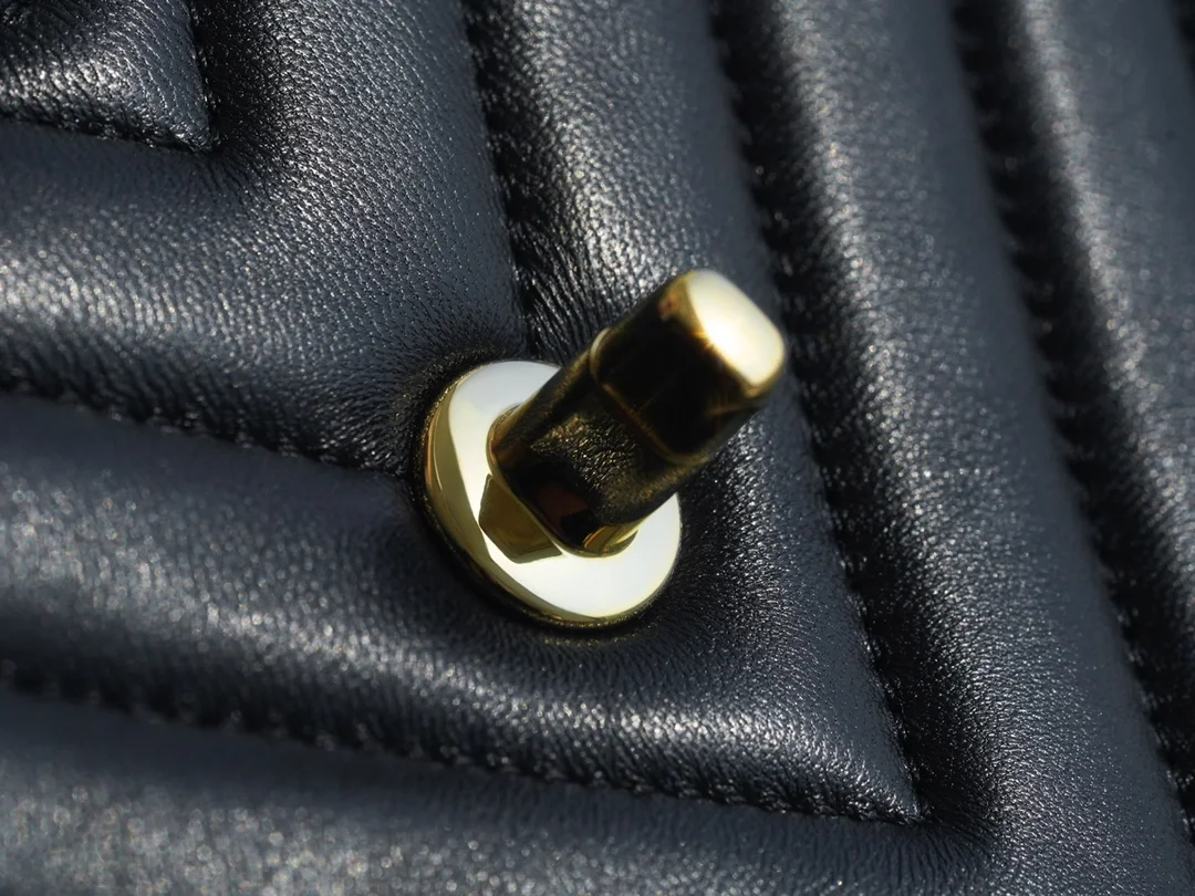 샤넬 탑핸들 트렌디 CC 블랙 스몰 램스킨