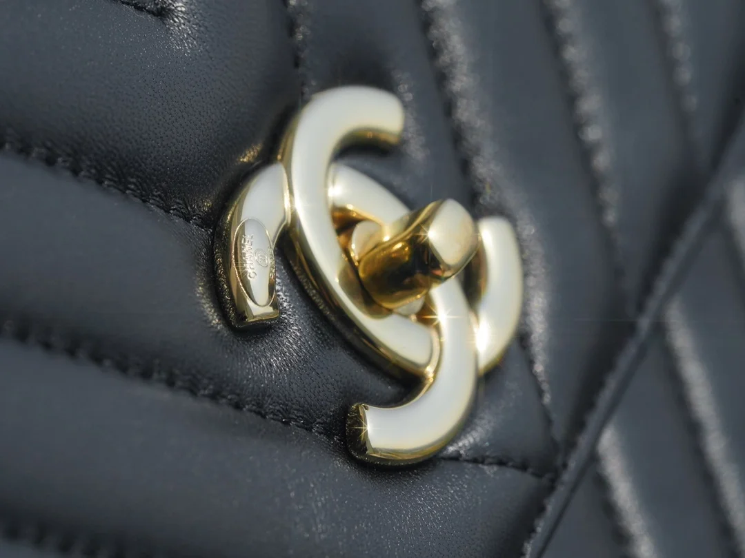 샤넬 탑핸들 트렌디 CC 블랙 스몰 램스킨