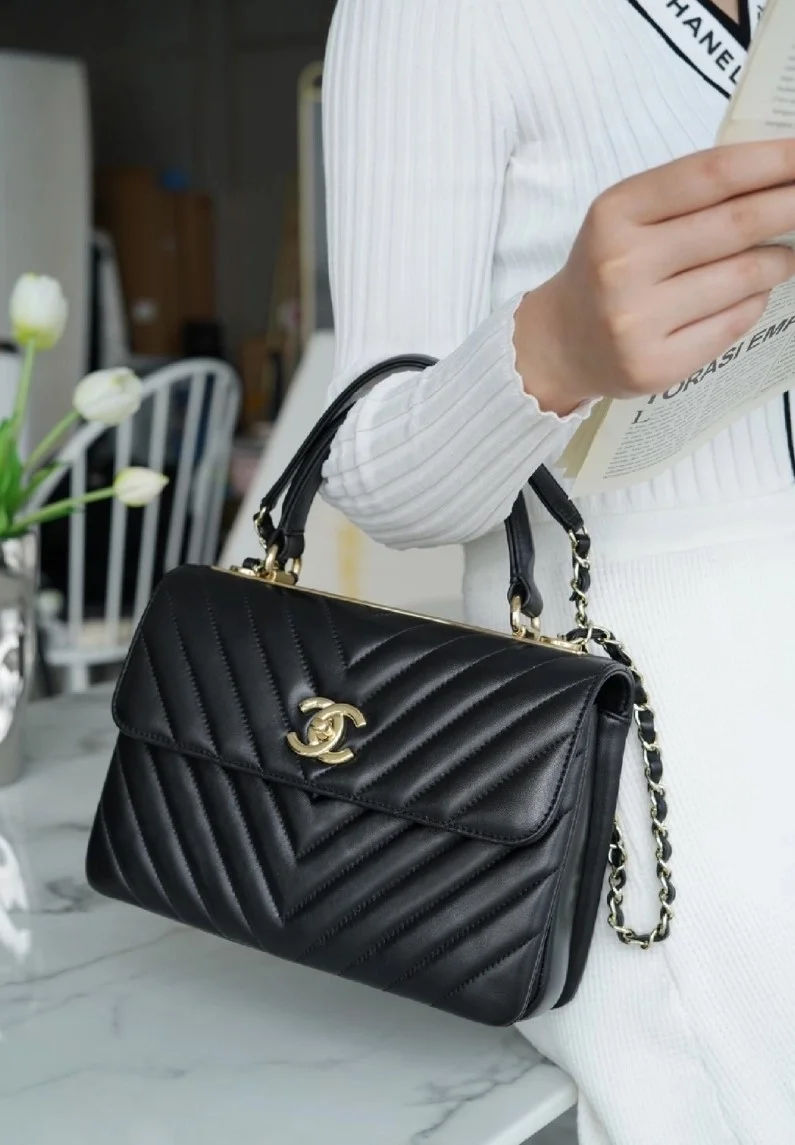 샤넬 탑핸들 트렌디 CC 블랙 스몰 램스킨