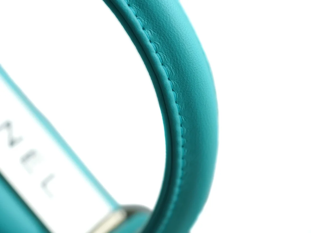 샤넬 트렌디 CC 티파니블루 미니 램스킨