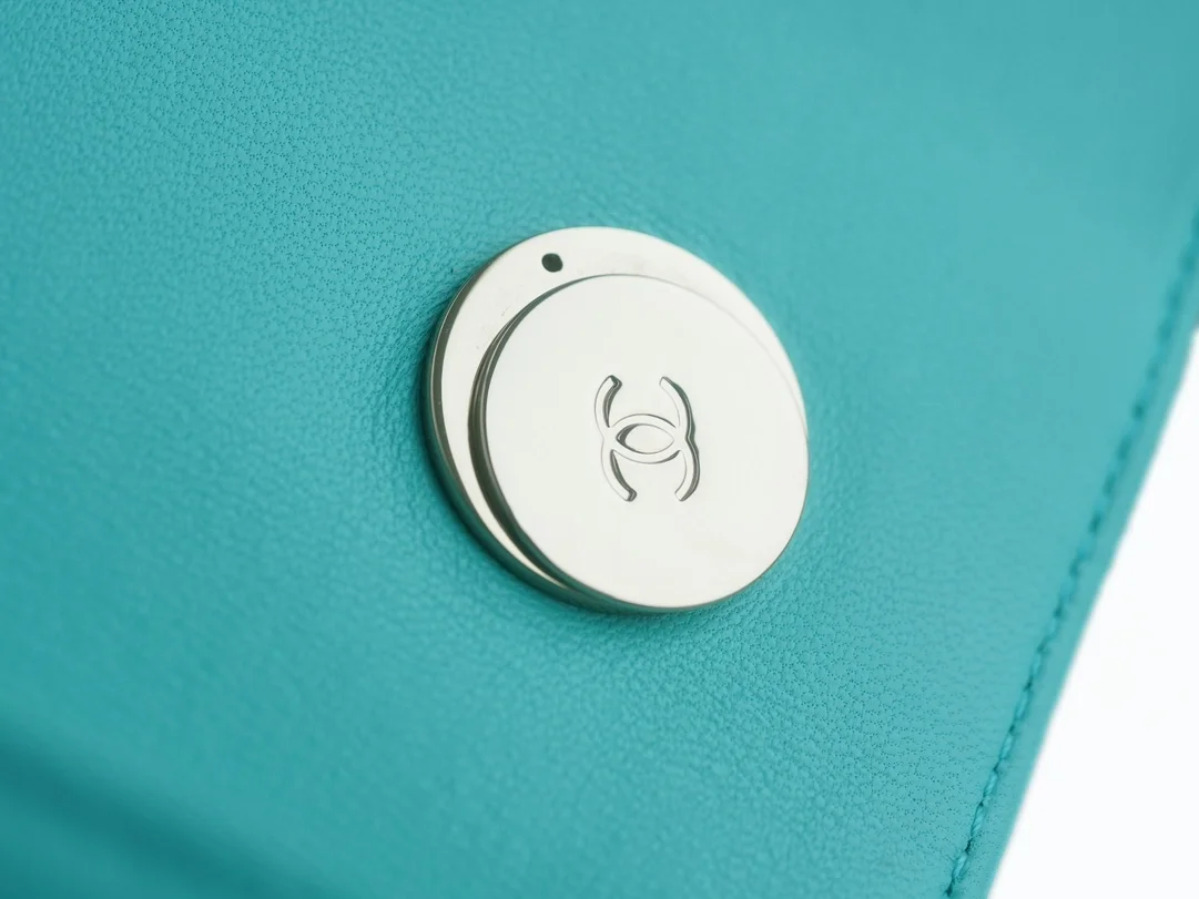 샤넬 트렌디 CC 티파니블루 미니 램스킨