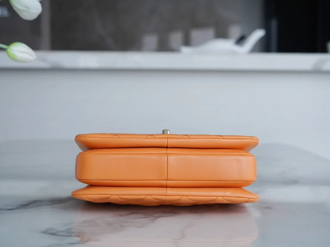 샤넬 트렌디 CC 카라멜 미니 램스킨