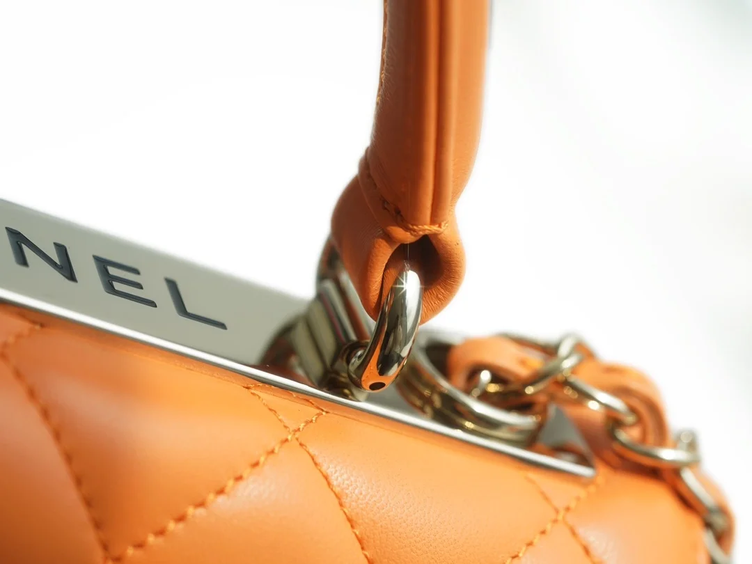 샤넬 트렌디 CC 카라멜 미니 램스킨