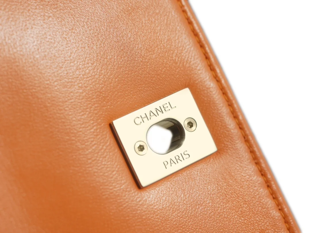 샤넬 트렌디 CC 카라멜 미니 램스킨