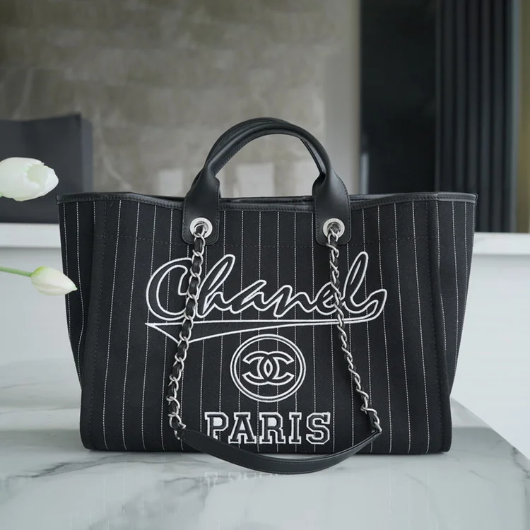 샤넬 맥시 쇼핑백 블랙(실버)