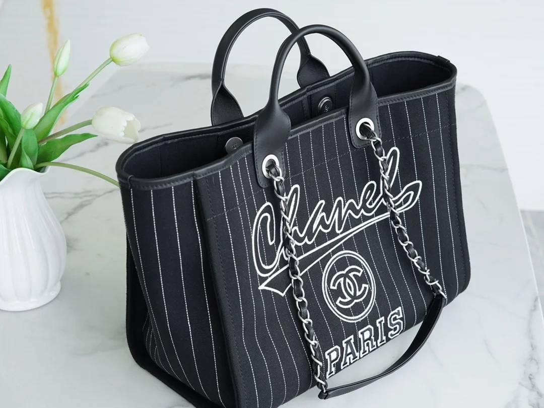 샤넬 맥시 쇼핑백 블랙(실버)