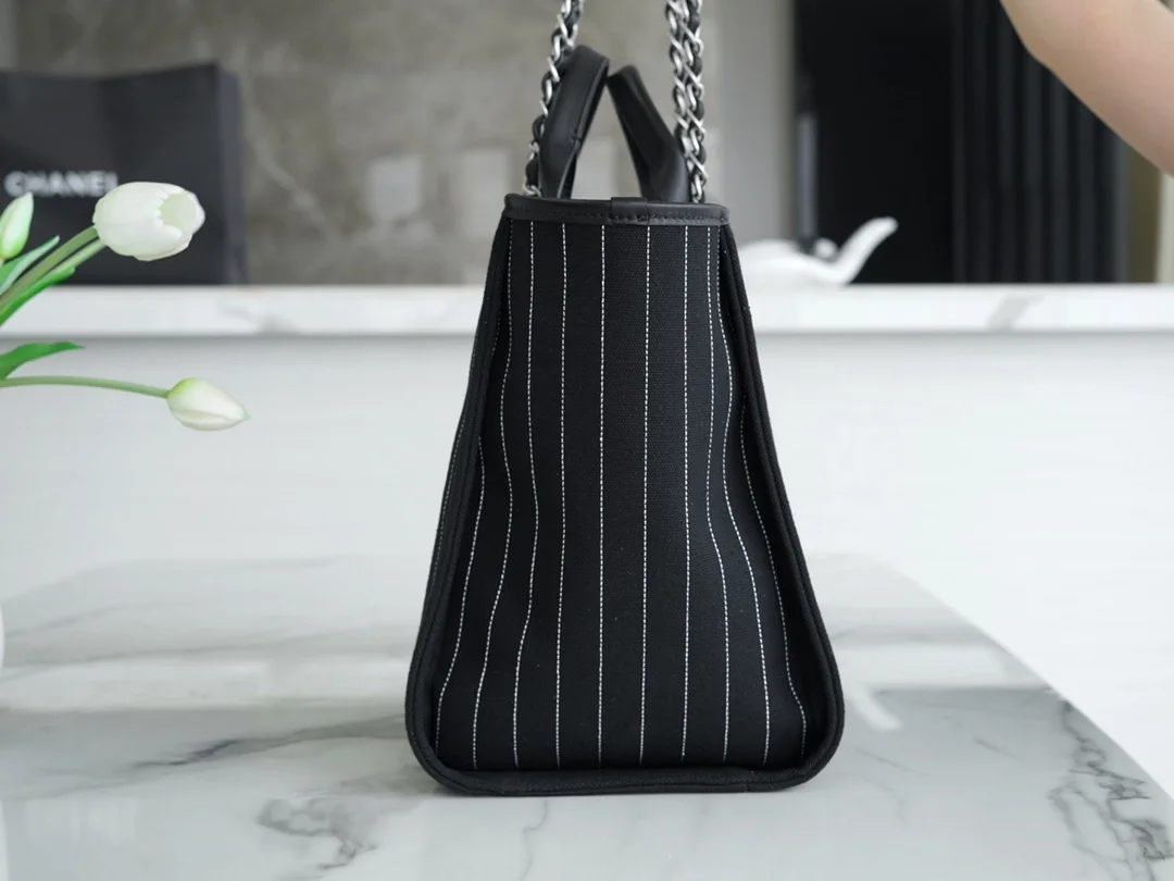 샤넬 맥시 쇼핑백 블랙(실버)