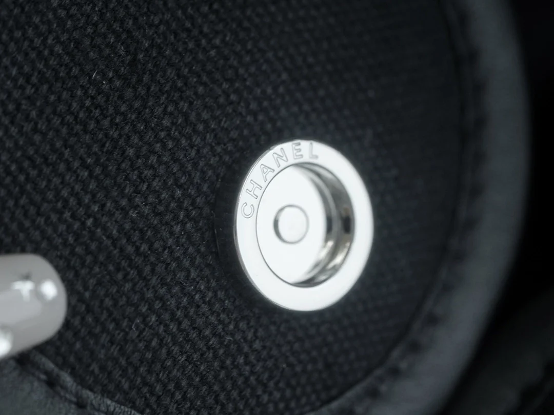 샤넬 맥시 쇼핑백 블랙(실버)