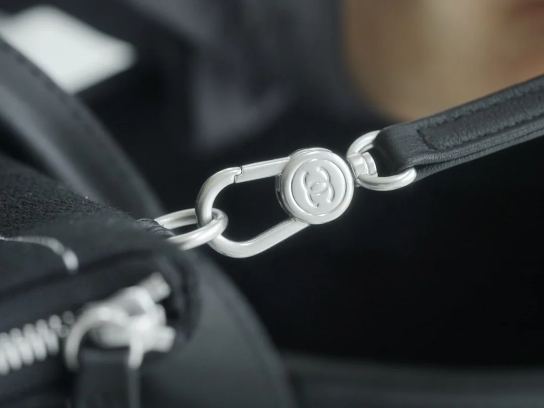 샤넬 맥시 쇼핑백 블랙(실버)