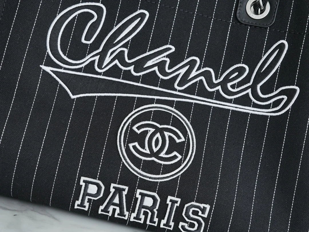 샤넬 맥시 쇼핑백 블랙(실버)