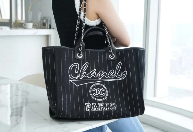 샤넬 맥시 쇼핑백 블랙(실버)