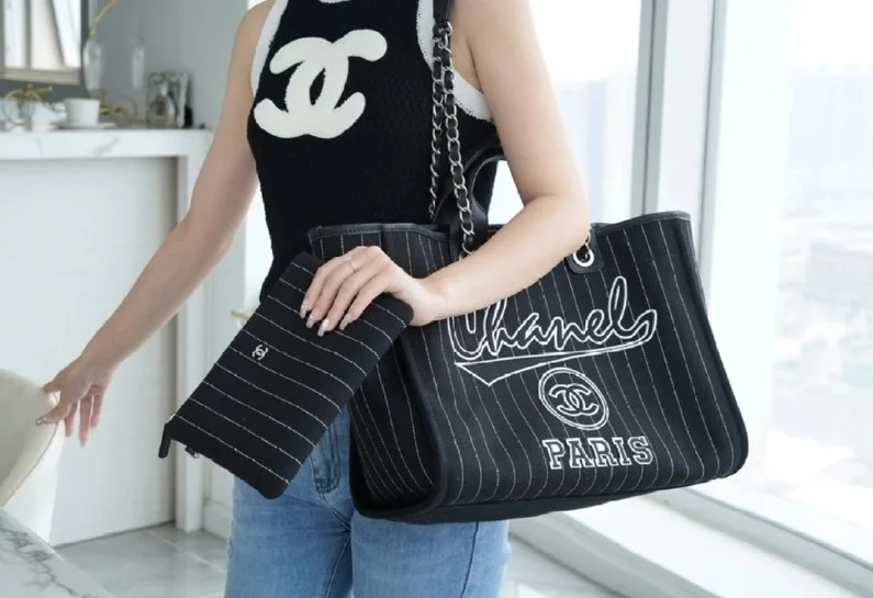 샤넬 맥시 쇼핑백 블랙(실버)