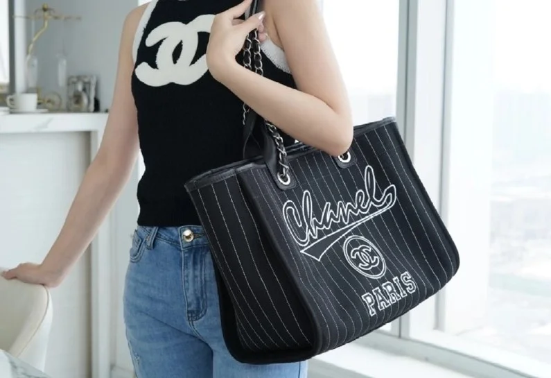 샤넬 맥시 쇼핑백 블랙(실버)